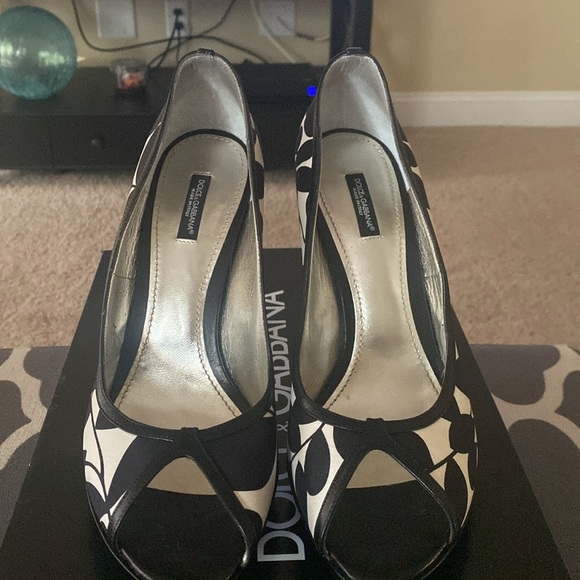 Dolce & Gabbana stilettos size 11 - Picture 2 of 6